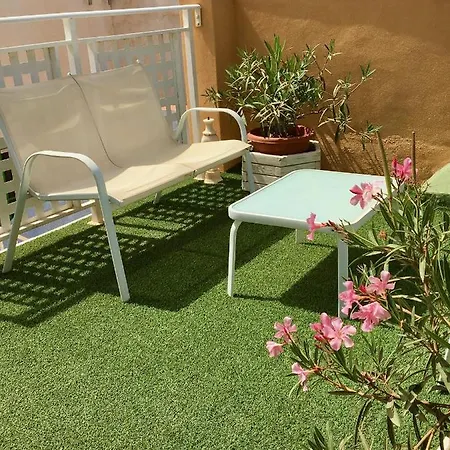 Fur Singles In Einem Typischen Andalusischen Stadthaus Mit Sonnenterrasse Affittacamere Málaga